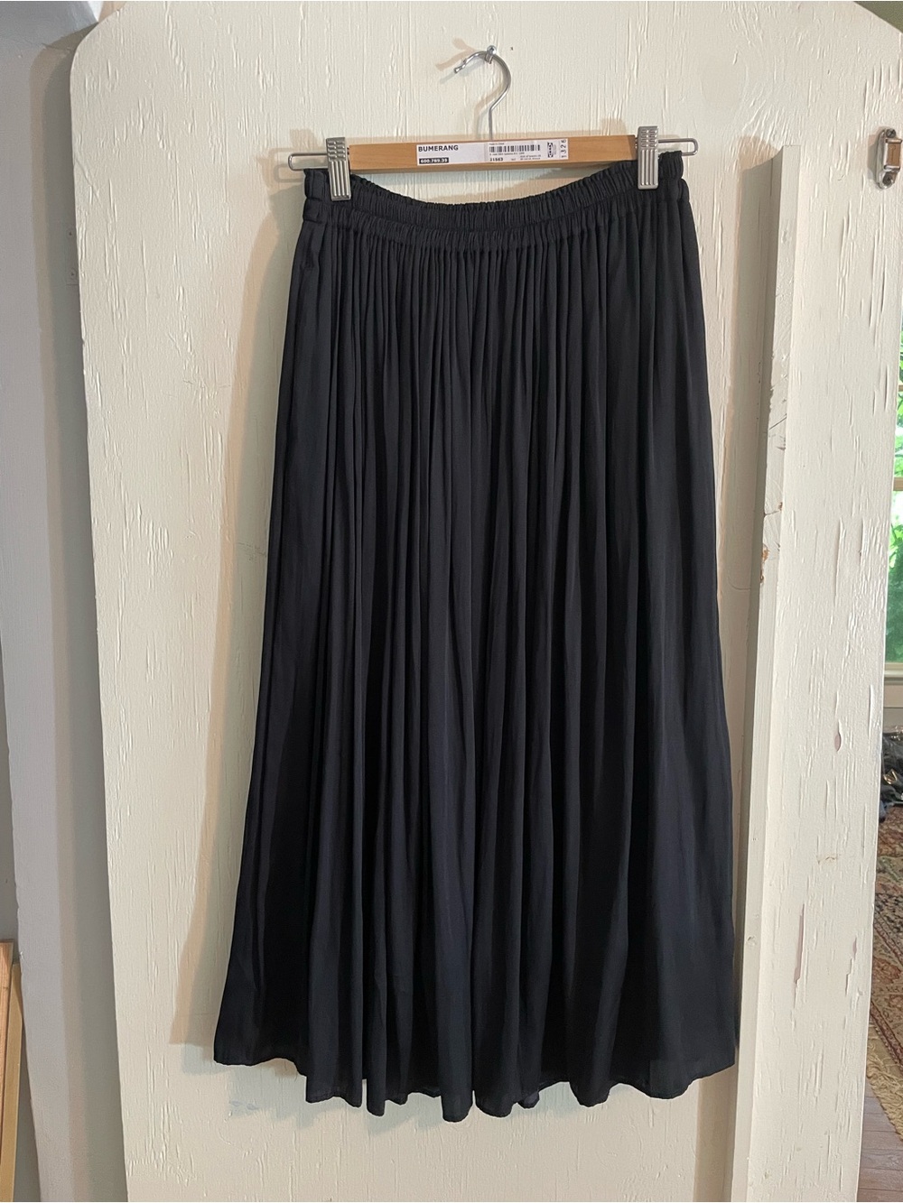 Silky soft midi 🍋 skirt, black - Picture 4 of 8